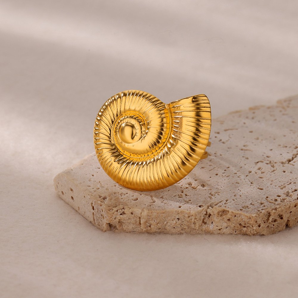 75144-ANILLO DORADO CON FIGURA DE CONCHA DE MAR