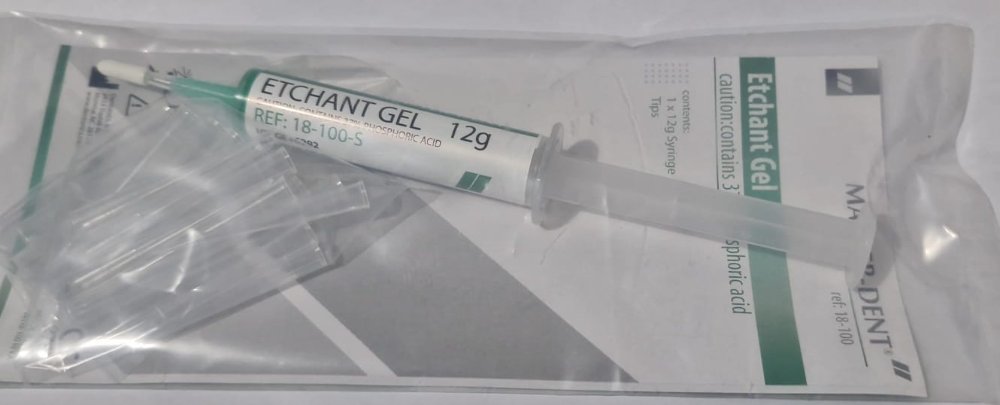Acido grabador 37%, jeringa de 12g. Master Dent