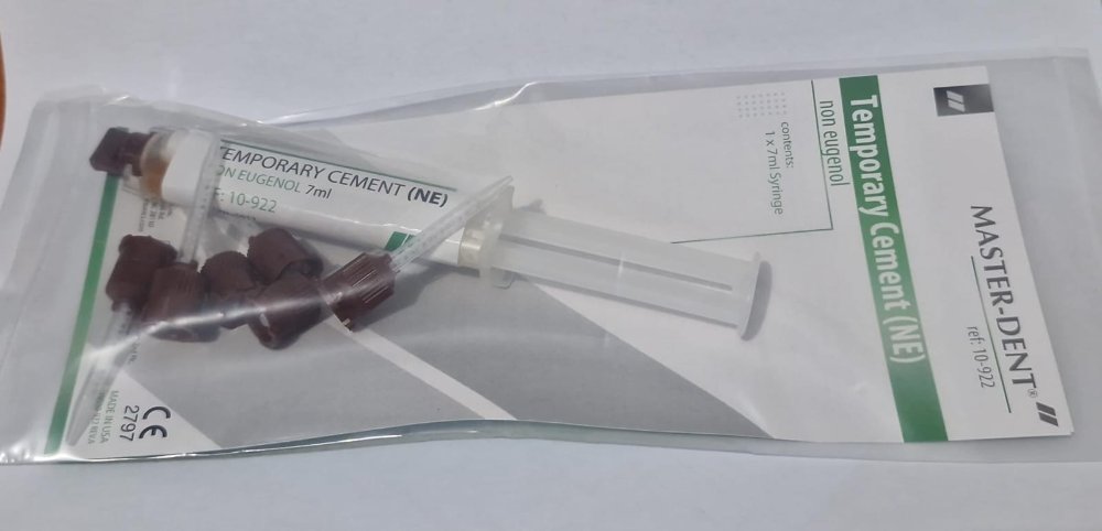 Cemento temporal sin eugenol, jeringa de 7ml más 6 puntas de mezcla, Master-Dent
