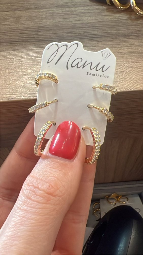 BRINCO FOLHEADO OURO 18K ARGOLA CRAVEJADA TRADICIONAL