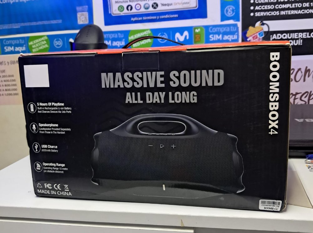 09986 - PARLANTE MASSIVE SOUND BOMSBOX 4