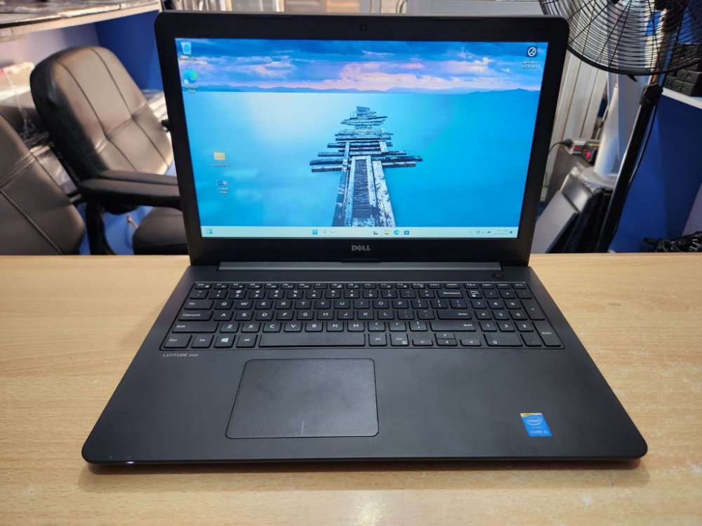 LAPTOP DELL LATITUDE 3550 i5-1335U 16 / 512 15.6
