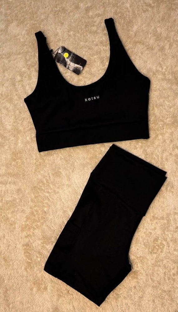 Conjunto short com bolso + top