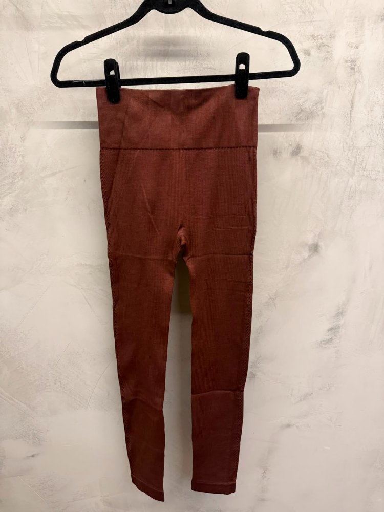 Calça legging canelada