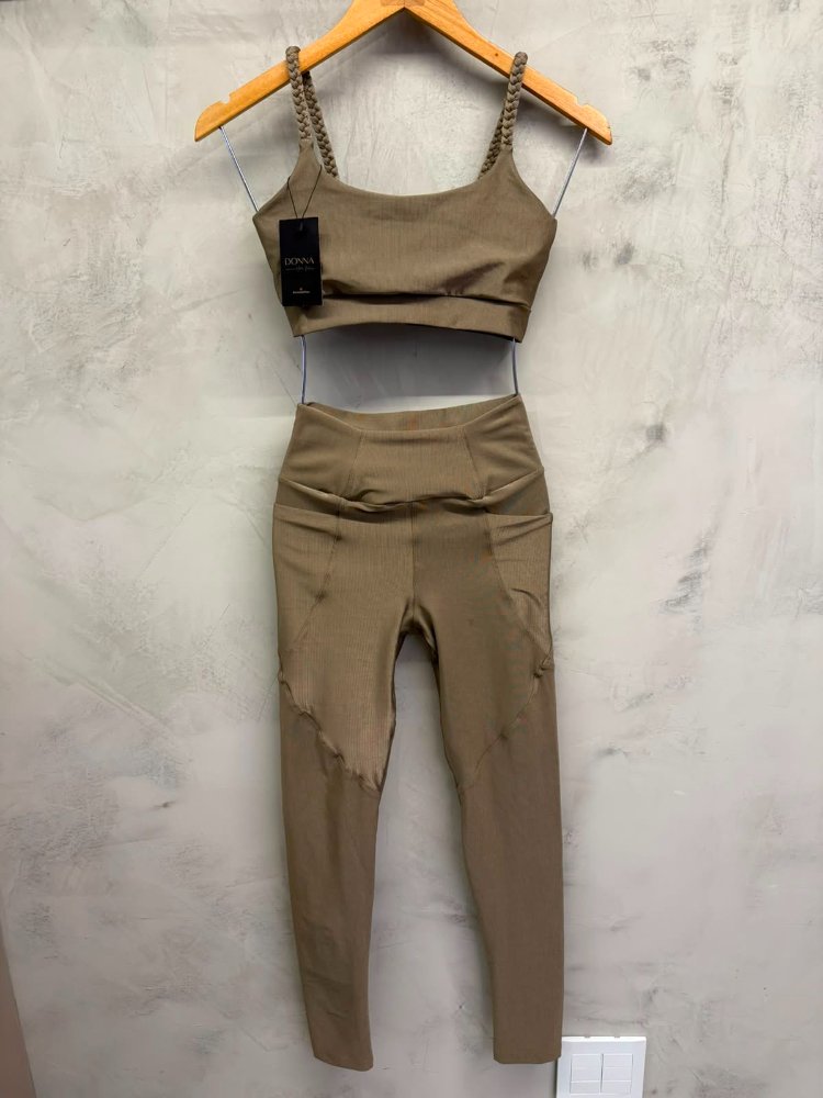 Conjunto legging com bolso + top trançado