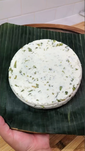 queso con loroco