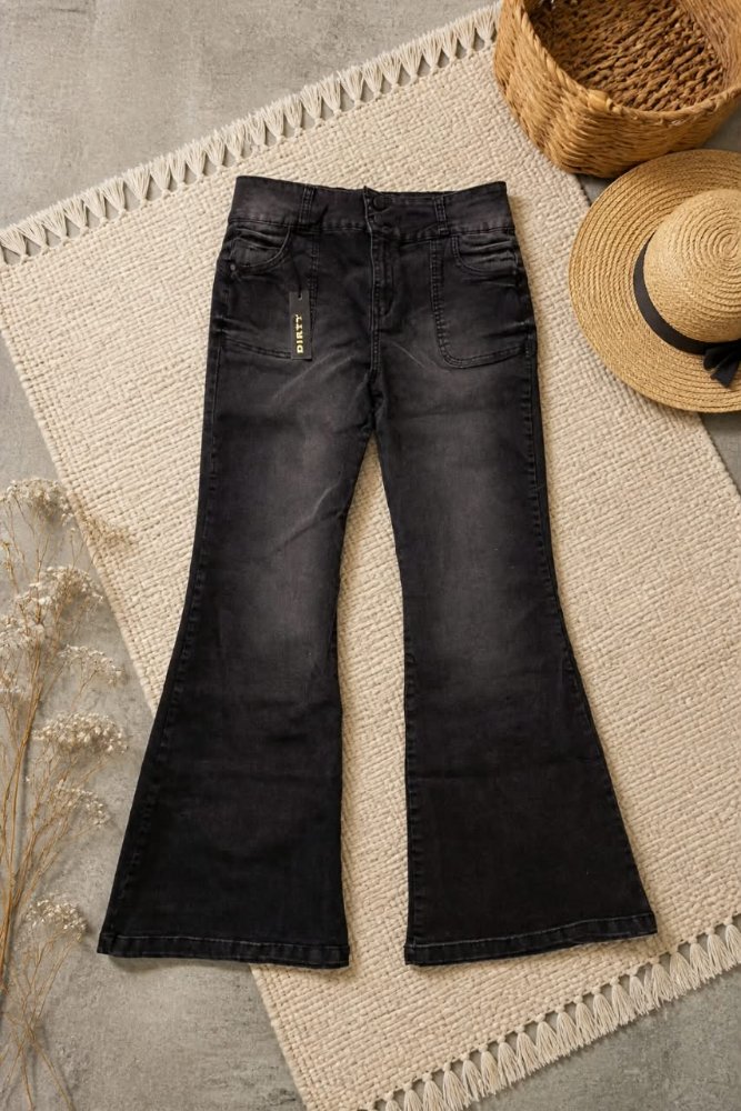 Flare Negro con Bolsillos Delanteros T48