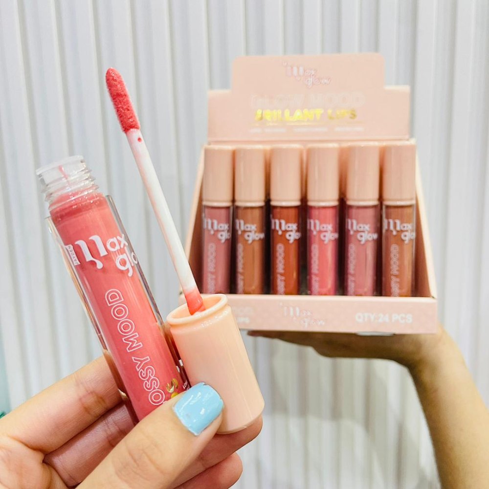 lip gloss glossy mood Maxglow