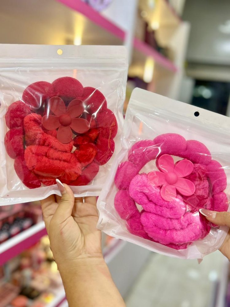 Kit de balaca, pinza de flor, muñequeras y scrunchies
