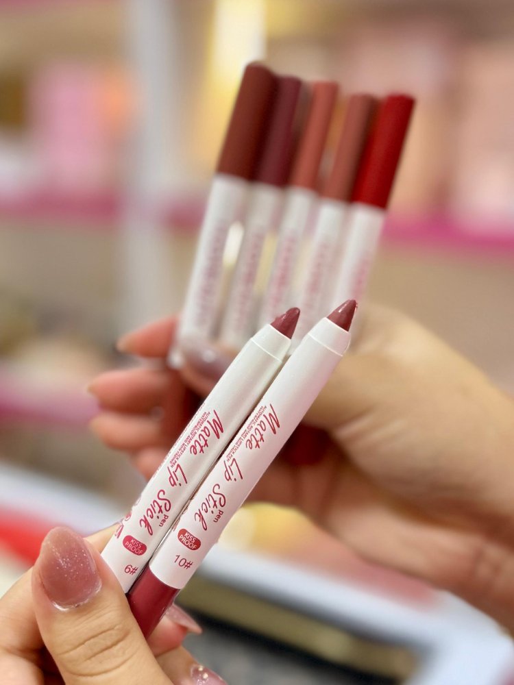 Lapiz de labios hudabeauty