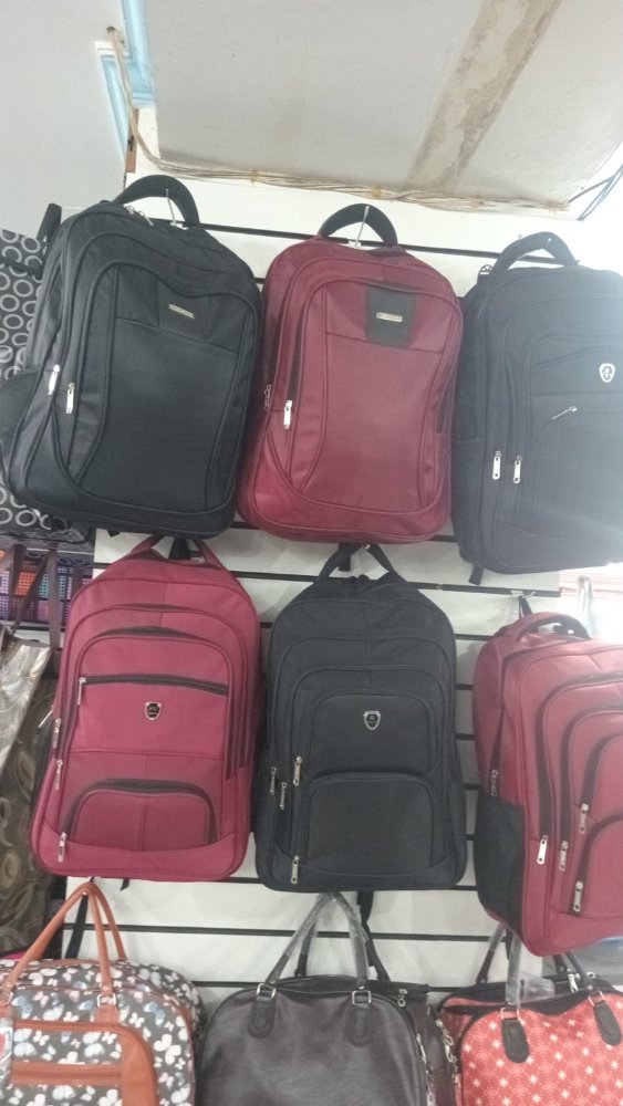 Mochila (M) Média Modelos Variadas !