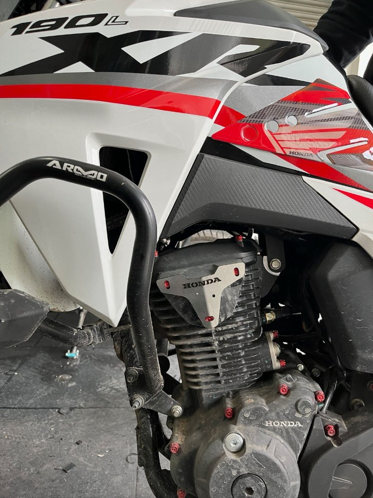 LUJO SUPERIOR MOTOR XR PERFORADO