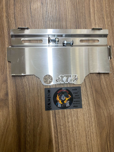 PORTA PLACA SIN PERFORAR XTZ125 - RELIEVE