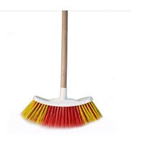 Escoba Premier Plus Con Cabo de Madera