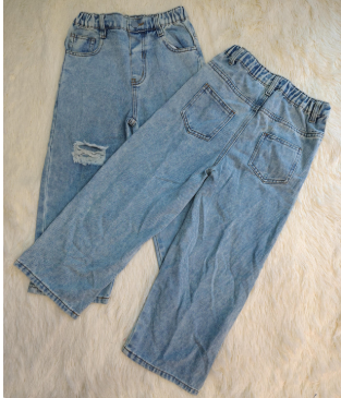 Jeans niña ancho con roto