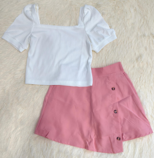 Falda short tela + blusa