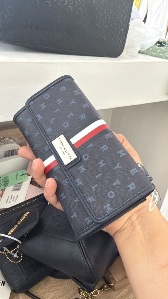 Tommy Hilfiger