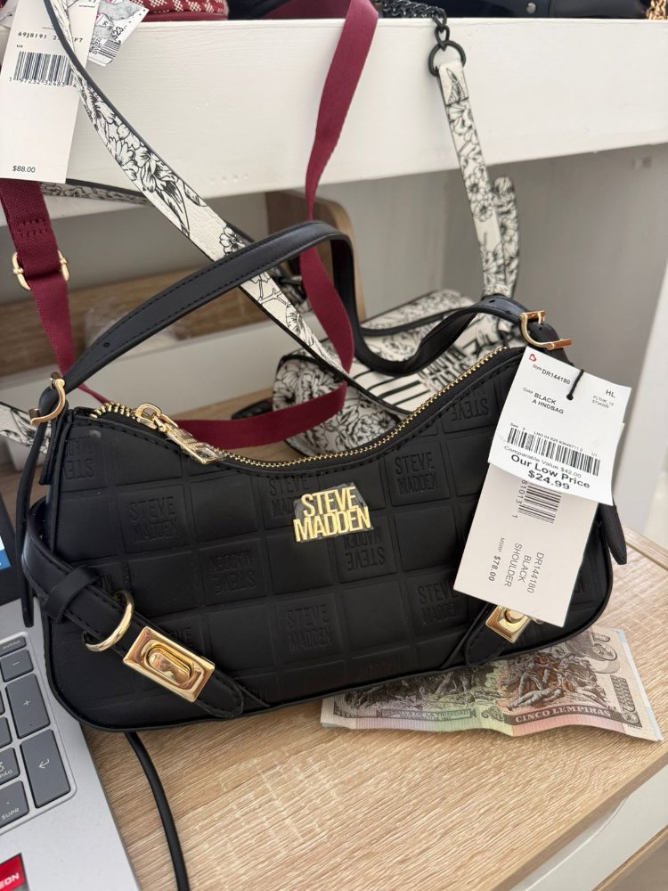 cartera color negro