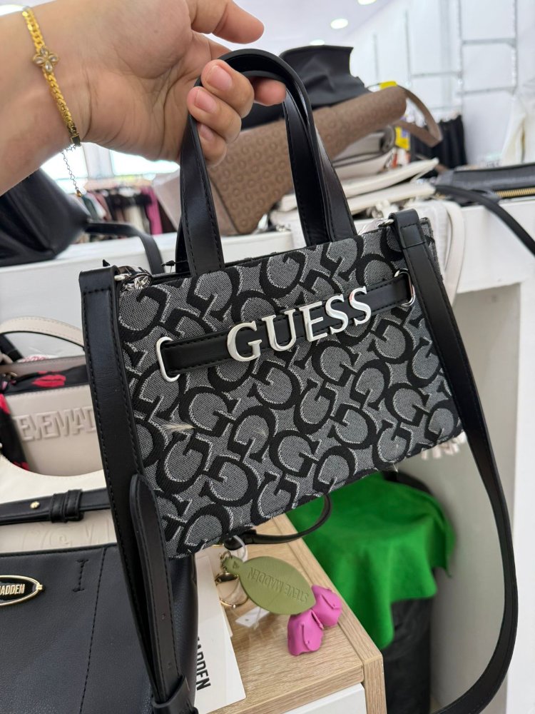 Cartera guess