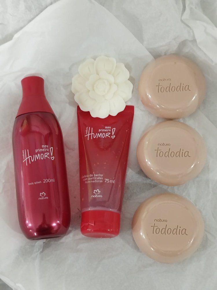 Humor meu primeriro Bodysplash + gel de baño con particulas iluminadoras+ 3 jab tododia