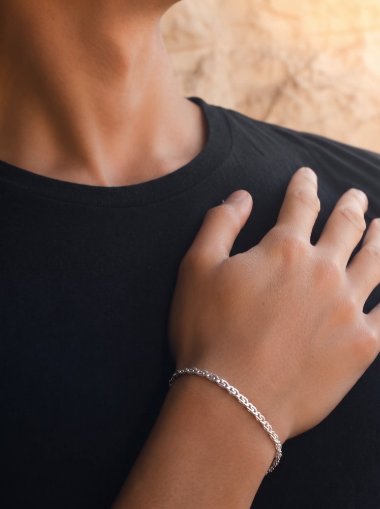 Pulsera en forma de S