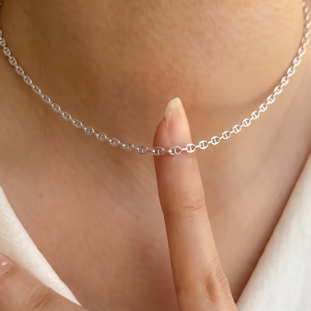 Cadena Cartier delgada