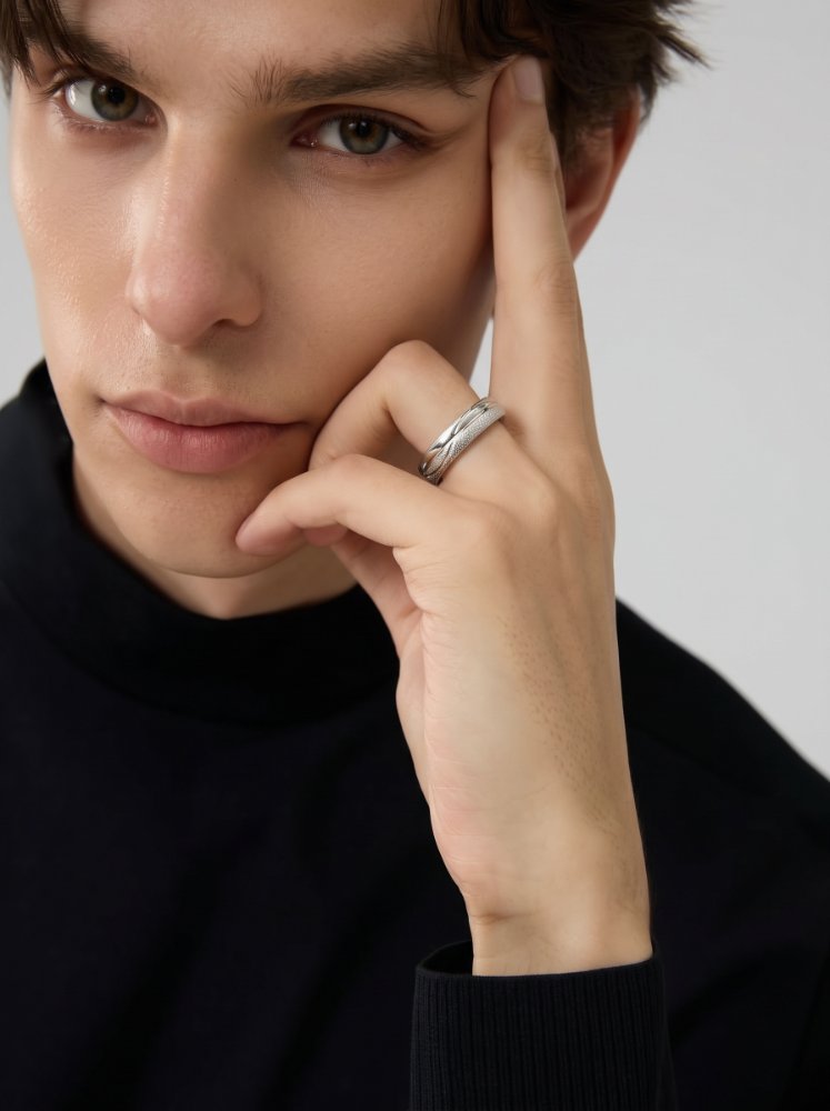 Anillo con diamantado