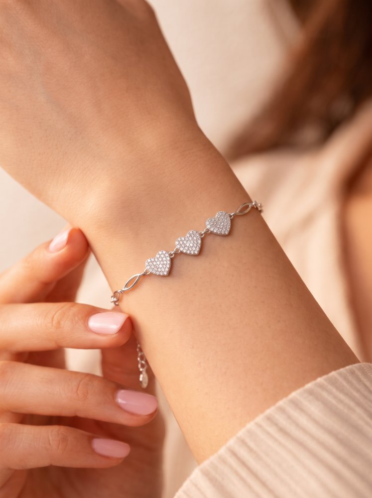 Pulsera de corazones con sircones