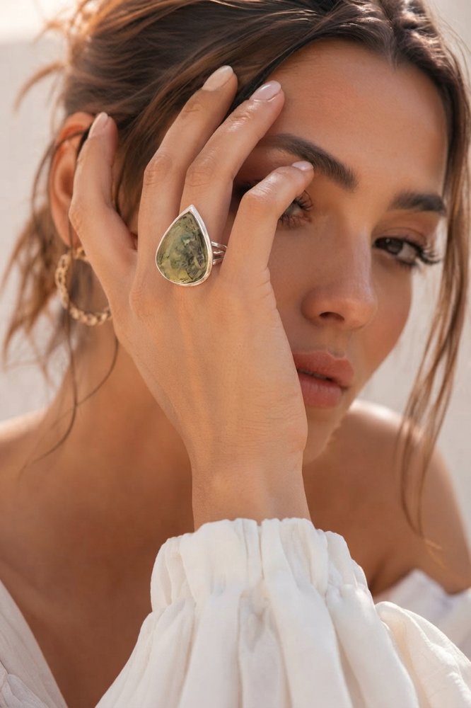 Anillo piedra verde-morada