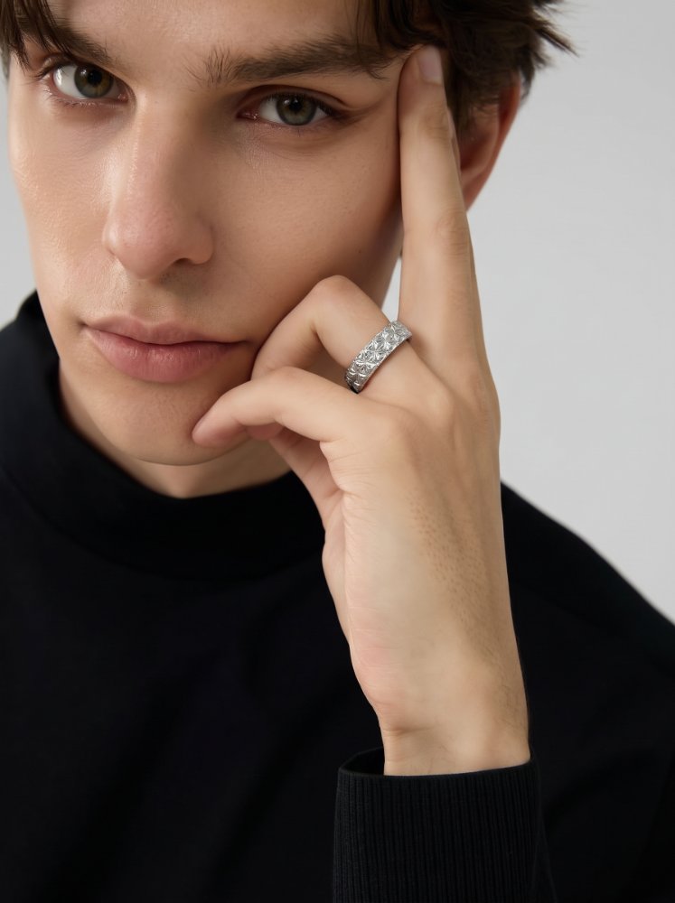 Anillo diamantado forma rombo