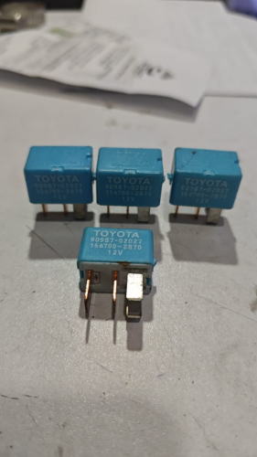 RELEX 4P PEQUEÑO TOYOTA AZUL