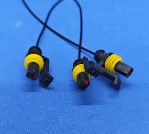 CONECTOR VALVULA DE ACEITE