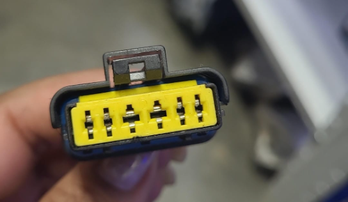 CONECTOR AMARILLO