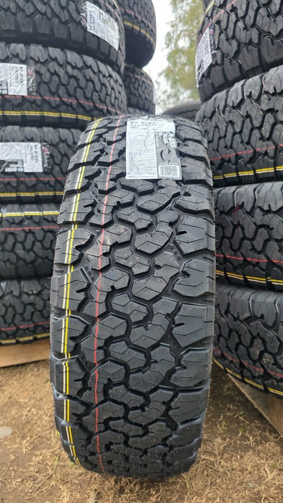 V 265/70R17 Onyx