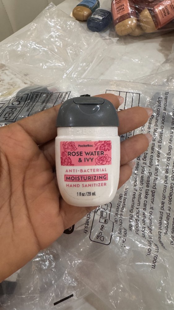 Manita Limpia Hidratante Rose Water Ivy  29ml - Bath & Body Works