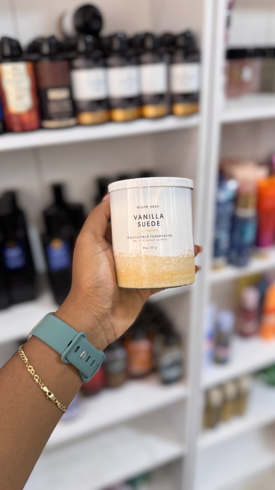 Vela 1 Mecha Vanilla Suede 8oz - Bath & Body Works