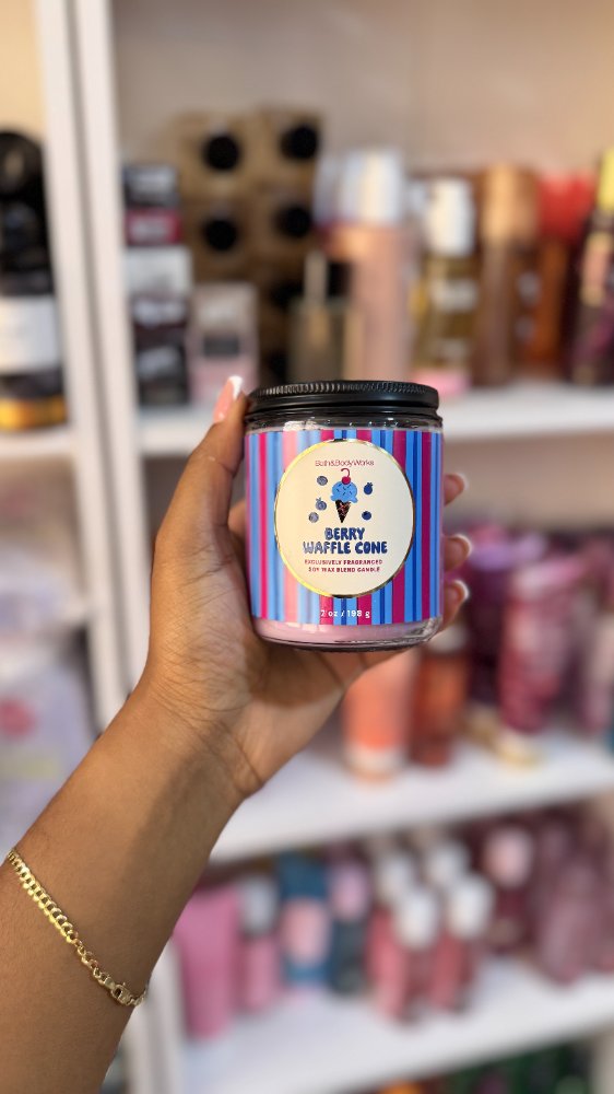 Vela 1 Mecha Berry Waffle Cone 7oz - Bath & Body Works