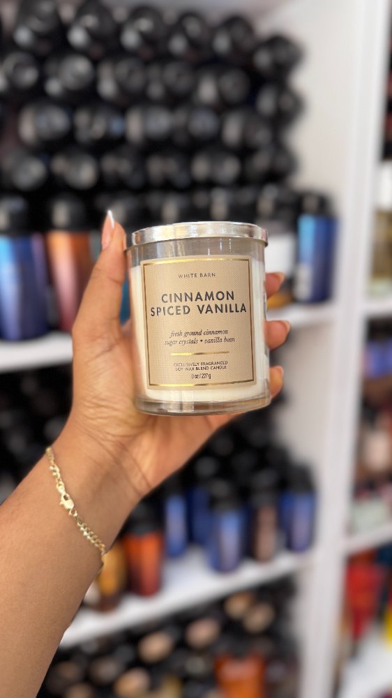 Vela 1 Mecha Cinnamon Spiced Vanilla 8oz - Bath & Body Works
