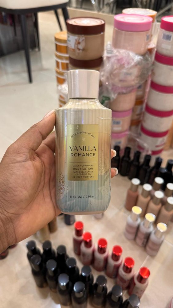 Vanilla Romance Daily Nourishing Body Lotion 8 oz - Bath & Body Works