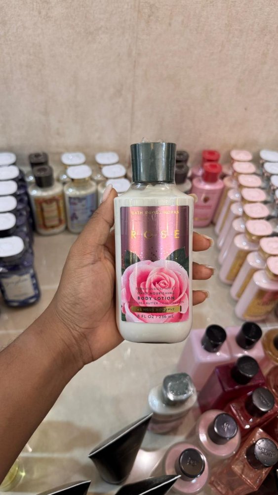 Rose Daily Nousriching Body Lotion 236ml - Bath & Body Works