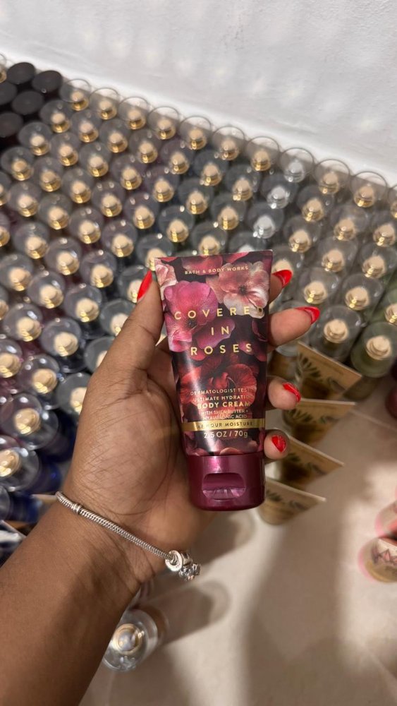 Covered In Roses Crema Mini 70g - Bath & Body Works