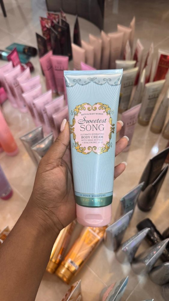 Sweetest Song Ultimate Hydration Body Cream 8 oz - Bath & Body Works