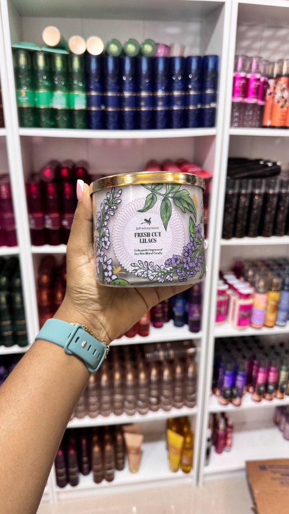 Vela 3 Mechas Fresh Cuts Lilacs 14.5oz - Bath & Body Works