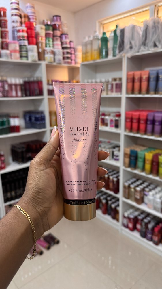 Body Lotion Velvet Petal de Brillo 236ml - Victoria's Secret