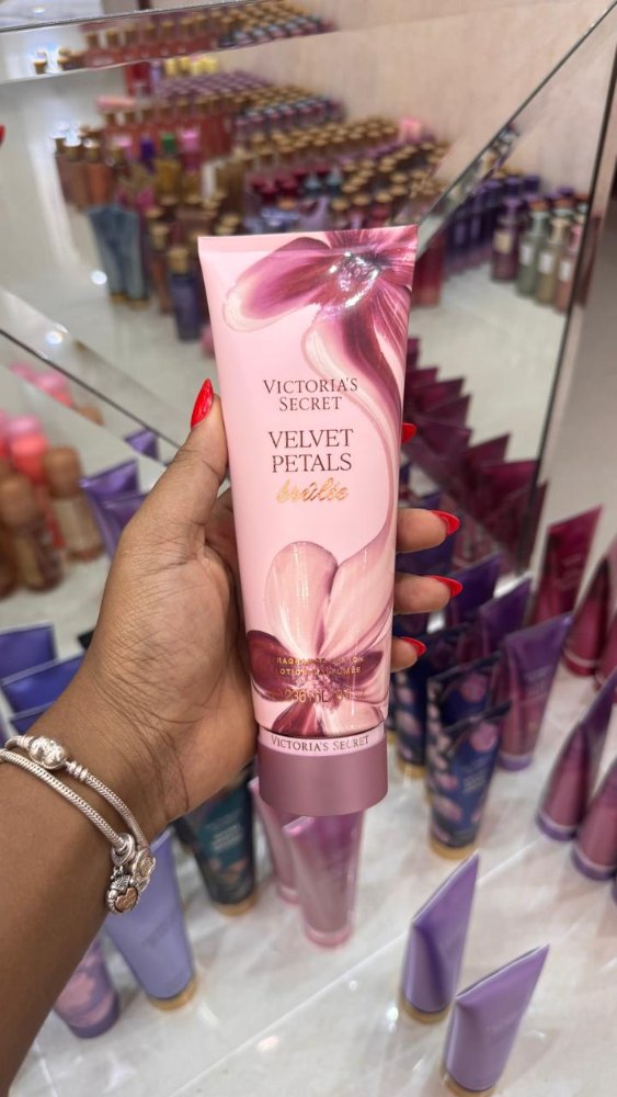 Velvet Petals Brulee Crema 236 ml - Victoria's Secret