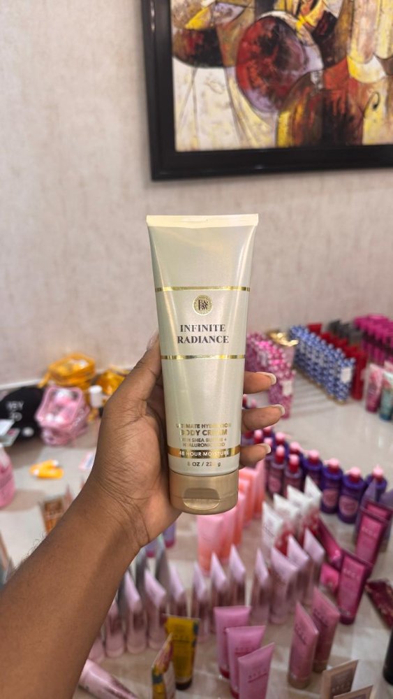 Infinite Radiance Ultimate Hydration Body Cream 8 oz - Bath & Body Works
