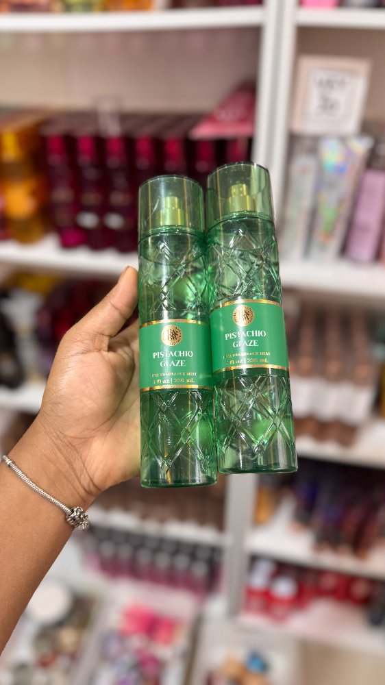 Splash Luxury Pistachio Glazed 236ml - Bath & Body Works