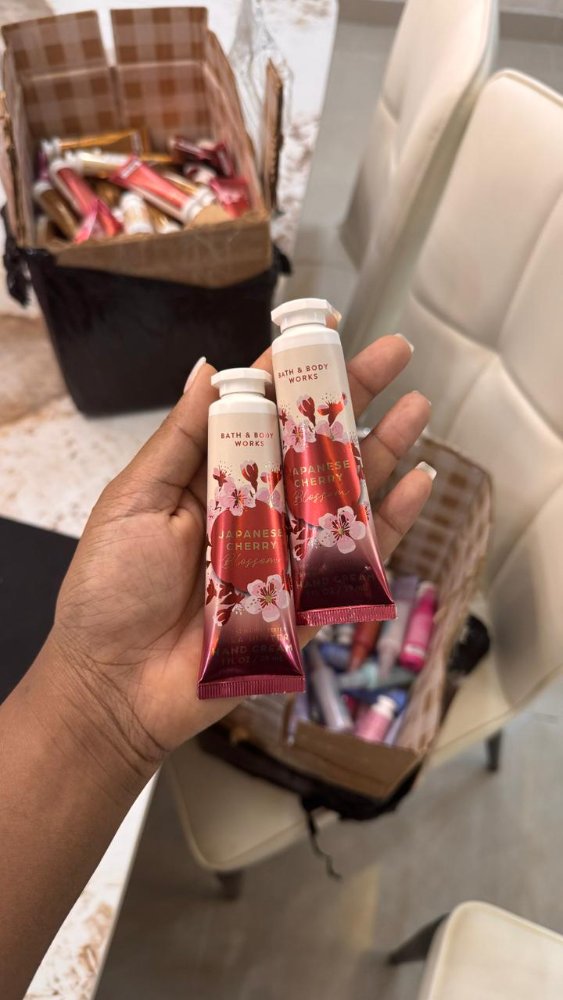 Japanese Cherry Blossom Hand Cream 1 fl oz - Bath & Body Works
