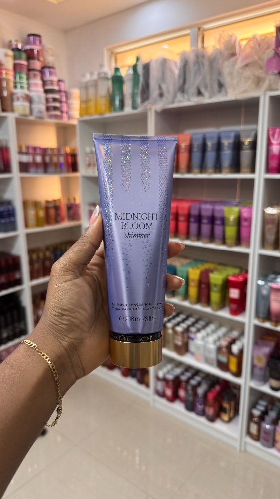 Body Lotion Midnight Bloom de Brillo 236ml - Victoria's Secret