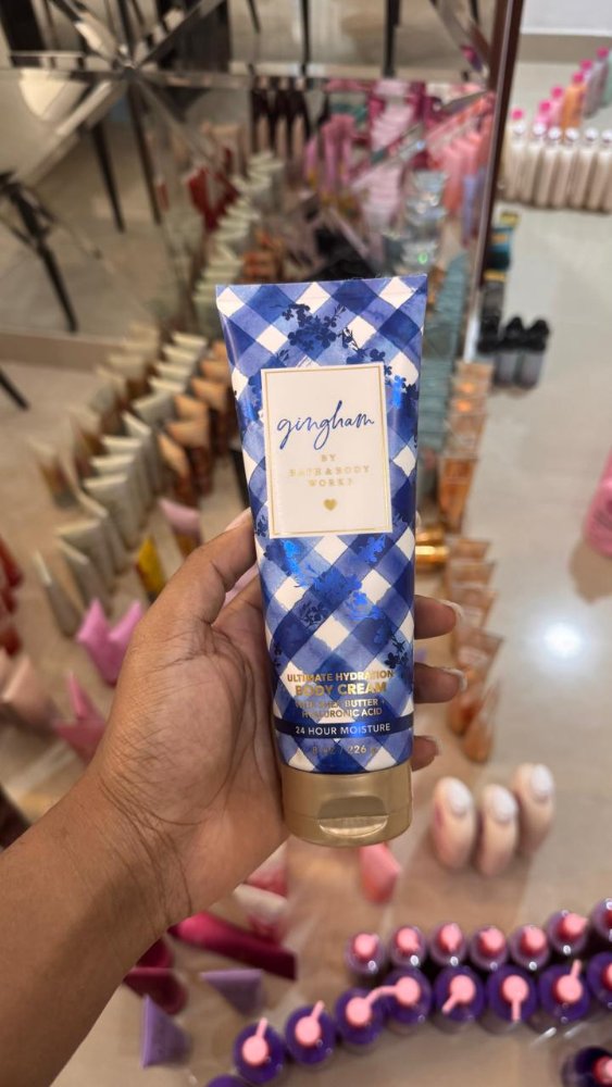 Gingham Ultimate Hydration Body Cream 8 oz - Bath & Body Works